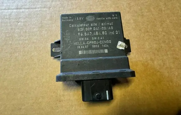 Citroen C4 I Picasso Light module LCM 9654248480 5DF00904120 00031424