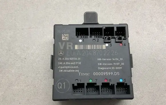 Mercedes-Benz C W204 Door control unit/module A2048702226 A2048200426 A2044421732