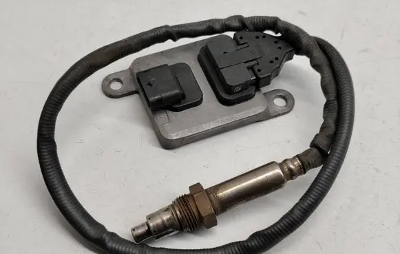 Mercedes-Benz Vito Viano W447 Lambda probe sensor A0009059703 5WK96682E 0009059703