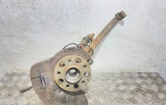 Mercedes-Benz E W211 Front wheel hub 211501