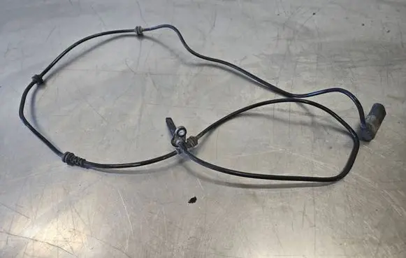 Mercedes-Benz GLC X253 C253 ABS brake wheel speed sensor A2539053500
