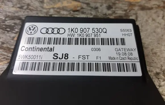 Volkswagen Golf V Gateway control module 1K0907530Q 1K0907951 S5063