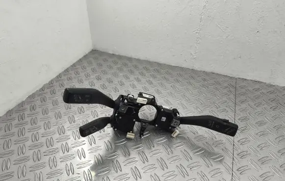 Wiper turn signal indicator stalk/switch
