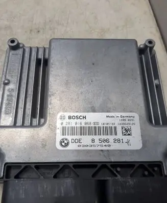 BMW 1 E82 E88 Engine control unit/module 0281016068 030357540 1039S29125