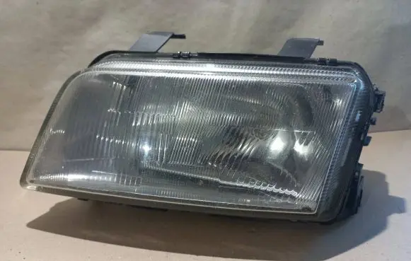 Audi A4 S4 B5 8D Headlight/headlamp 8D0941003A 67723131 1852805000