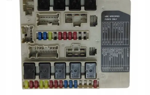 Nissan Micra Fuse module 1320423J06
