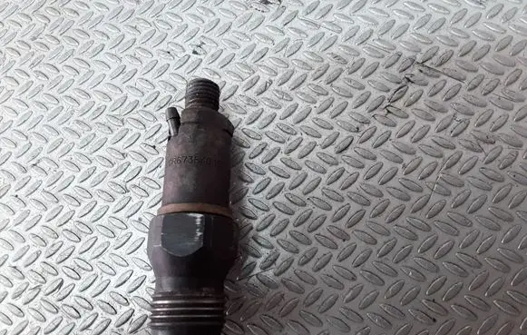 Volvo S40, V40 Fuel injector LCR6735401D