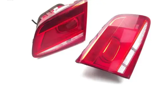 Volkswagen PASSAT B7 Tailgate rear/tail lights 3AE945094J 3AE945093K 90004896