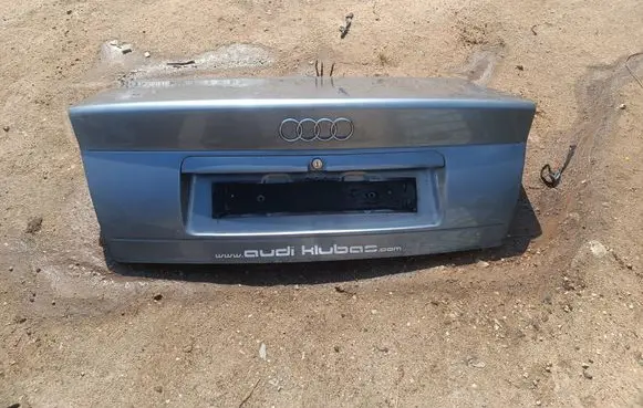 Audi A4 S4 B5 8D Tailgate/trunk/boot lid