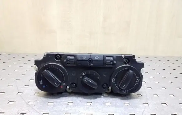Volkswagen PASSAT B6 Climate control unit