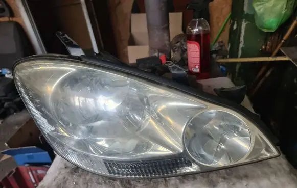Toyota Avensis T250 Headlight/headlamp UPM600F20 PBTM20