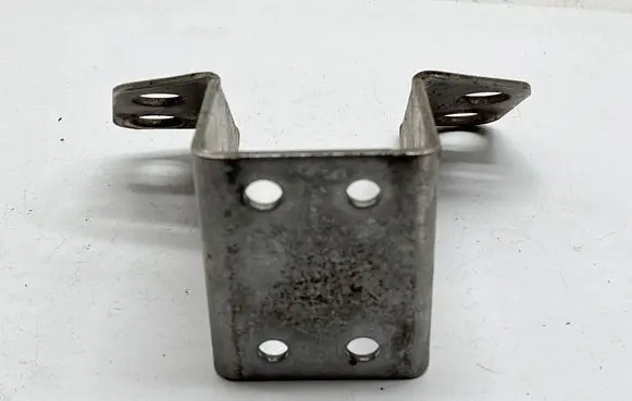 Volvo XC90 Muffler mount bracket/holder 31439520 BQ9CC