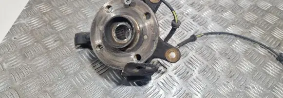 Toyota Aygo AB40 Front wheel hub