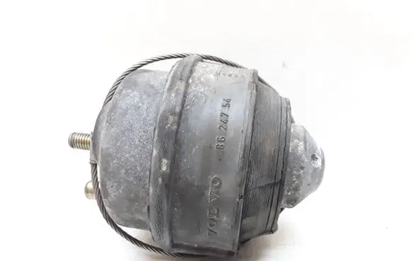 Volvo V70 Engine mount bracket 8624754