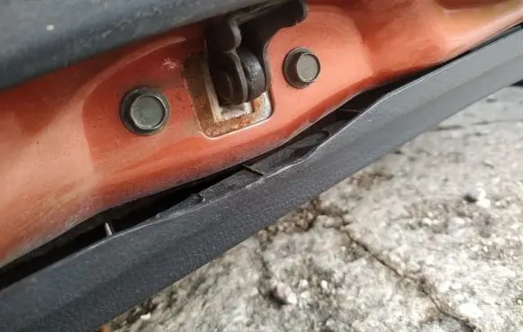 Nissan Murano Z50 Rear door check strap stopper