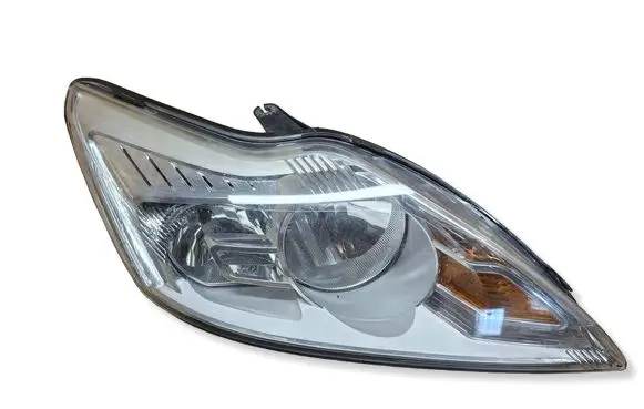 Ford Focus Headlight/headlamp 8M5113W029AD