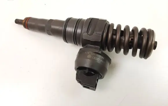 Skoda Octavia Mk2 (1Z) Fuel injector 038130073BN 0414720313 RB331410FR