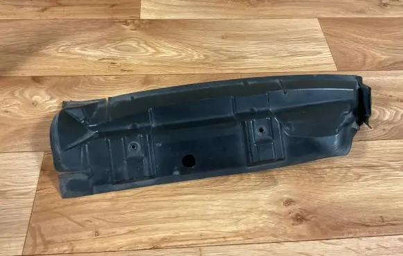 Audi TT Mk1 Front arch trim 8N0821112A