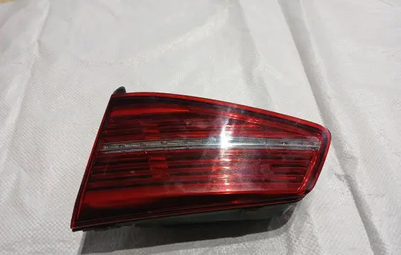 Volkswagen PASSAT B8 Tailgate rear/tail lights 3G9945308 81450202