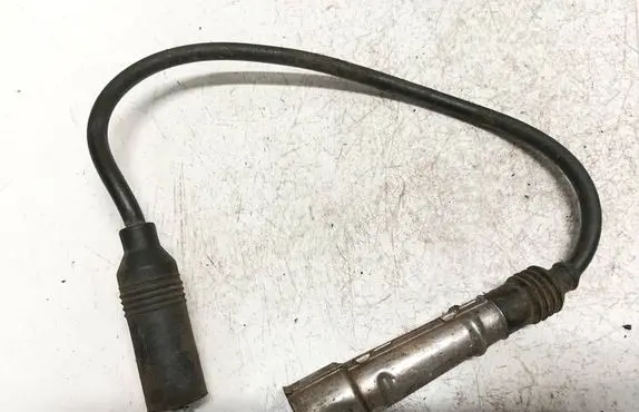 Volkswagen Golf III Ignition plug leads 036035255e 0300072106
