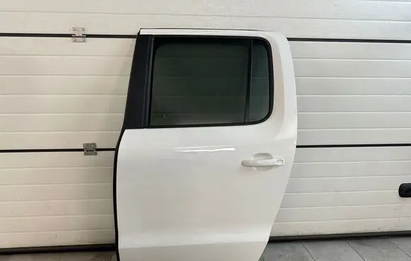 Volkswagen Amarok Rear door 