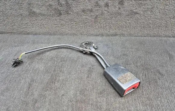 Audi A6 S6 C6 4F Front seatbelt buckle 8E0857755Q 8E0857755Q01C 8E0857755D