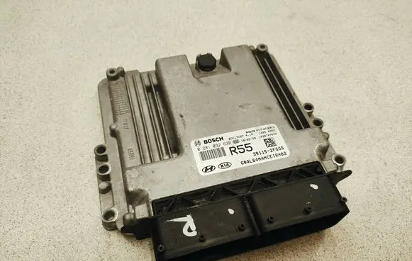 KIA Sorento Engine control unit/module EDC17C57 0281032639 391152FG00