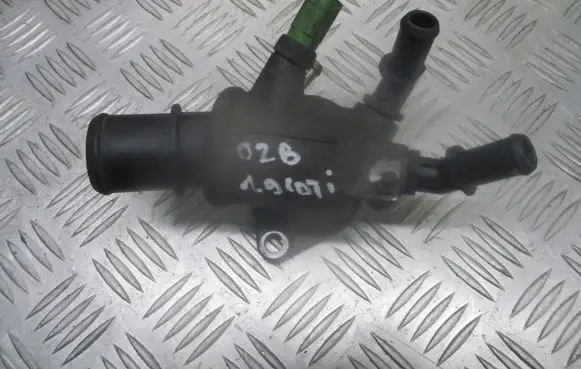 Opel Zafira B Thermostat housing 55203388