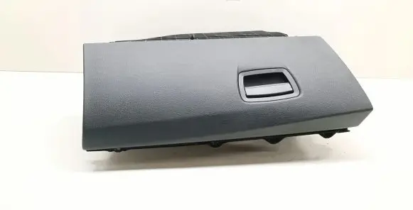 Glove box