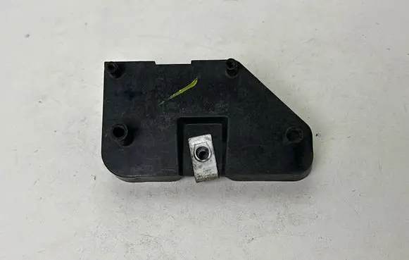 Ford Mustang V Front bumper mounting bracket DR338C392AD