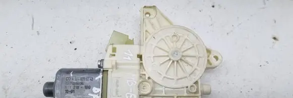 Mercedes-Benz E W212 Front door window regulator motor A2048200242