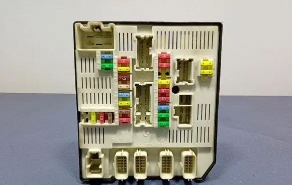 Renault Megane III Fuse box set 284B60168R