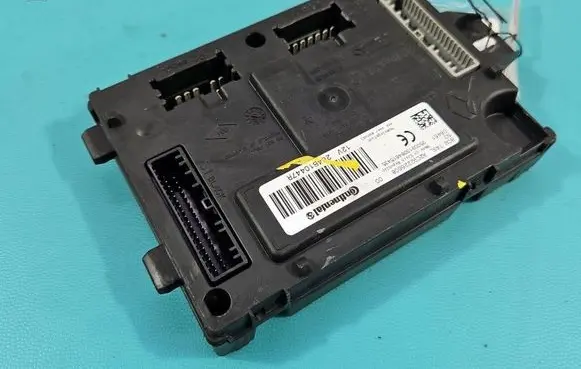 Dacia Sandero Central body control module 284B10447R IMPRK1557936