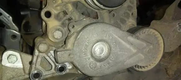 Seat Alhambra (Mk1) Generator/alternator belt tensioner 038903315F