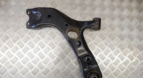 Toyota RAV 4 (XA40) Front lower control arm/wishbone 4806942060