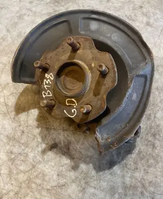 Toyota Avensis T270 Rear wheel hub R11R 090216 111843