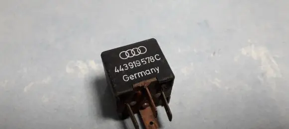 Volkswagen PASSAT B5 Other relay 443919578c 899519