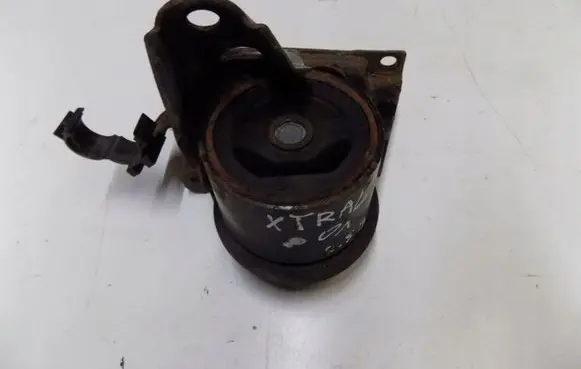 Nissan X-Trail T30 Engine mounting bracket 72fko73s16