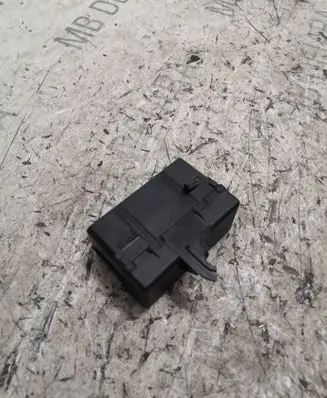 Tesla Model S Seat heating relay AG130652A
