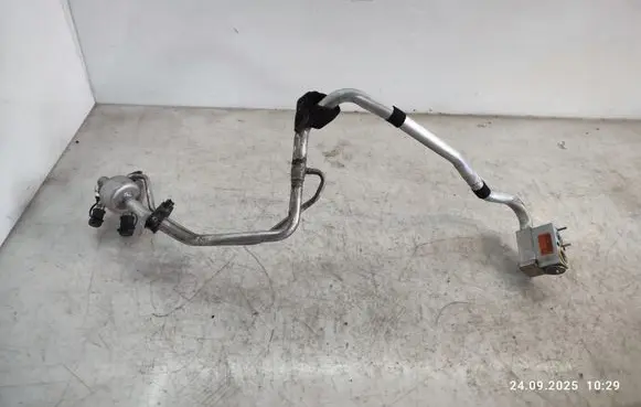 Volvo S90, V90 Air conditioning (A/C) pipe/hose 31404338