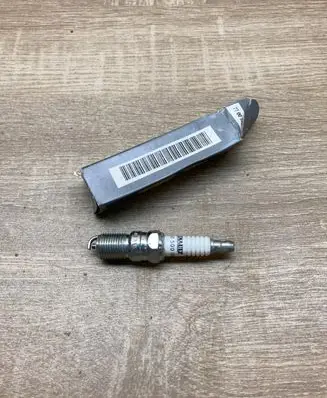 Renault 21 Spark plug 7700500108