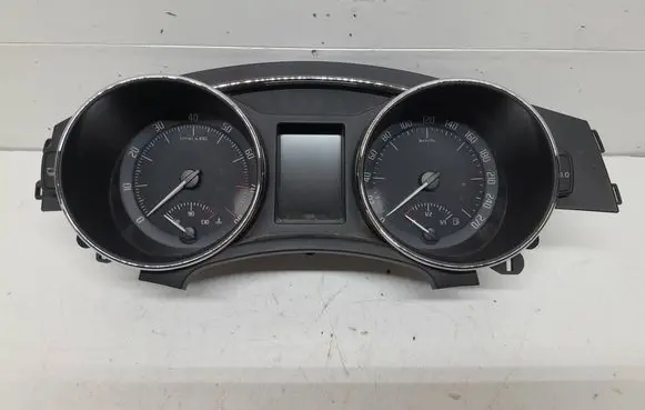 Speedometer (instrument cluster)