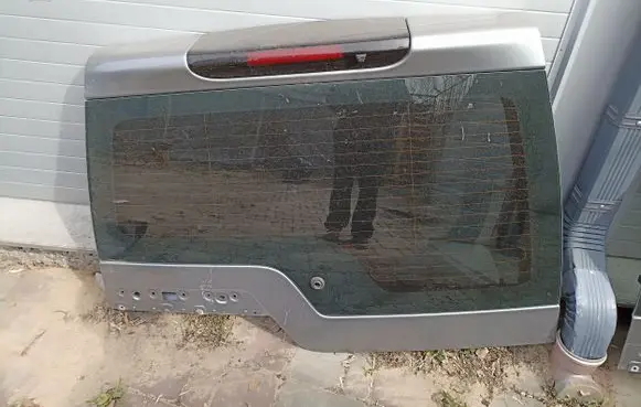Land Rover Discovery 4 - LR4 Tailgate/trunk/boot lid