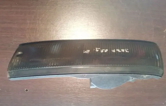 Mazda 323 Front indicator light 21061311