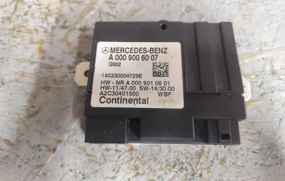 Mercedes-Benz C W205 Fuel injection pump control unit/module A0009006007 140330004729E A0009010601