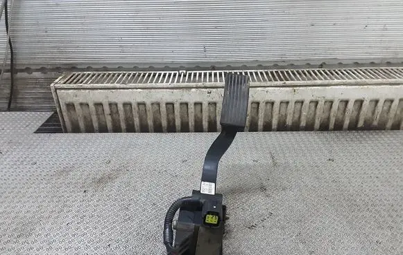 Hyundai Getz Accelerator throttle pedal 327261C800