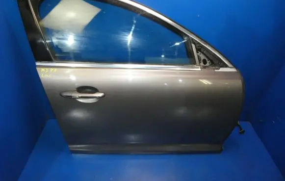 Jaguar XJ X351 Front door