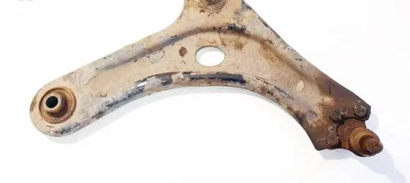 Citroen C3 Front lower control arm/wishbone