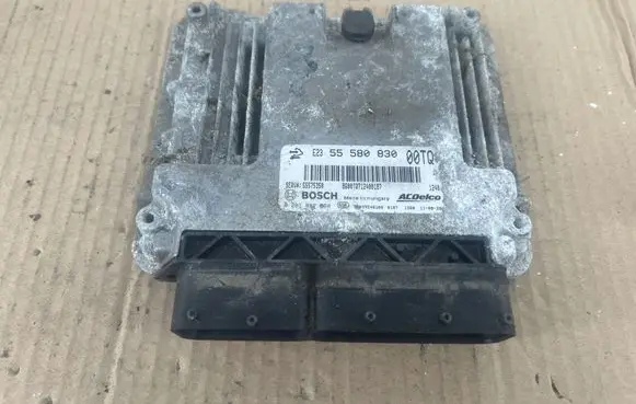 Opel Astra J Engine control unit/module 55575350 0281017860 55580830