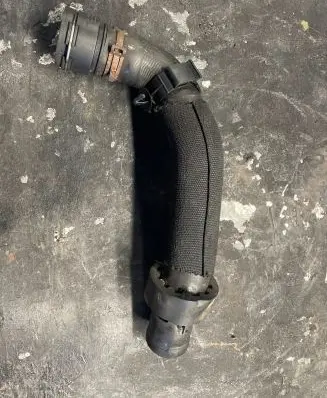 Volkswagen Transporter - Caravelle T5 Engine coolant pipe/hose 3B0122291C